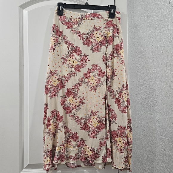 NWT COCO + jaimeson Split Hem High Waist Button Front Midi Skirt, Small - Picture 2 of 10
